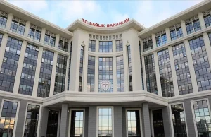 Sağlık Bakanlığı, ’25 yaş altı kadınların yalnızca evliyse jinekoloji randevusu alabildiği’ iddialarına açıklama getirdi.