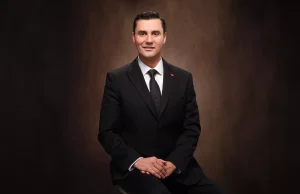 Manisa Büyükşehir Belediye Başkanı Ferdi Zeyrek, evinde elektrik çarpması sonucu hastaneye kaldırıldı: ‘Durumu ağır’