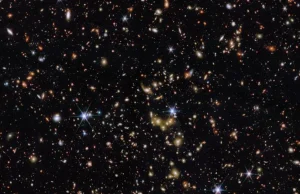 3 milyar ışık yılı uzakta “Fosil Galaksi” keşfi: 7 milyar yıldır değişmeyen kozmik tanık