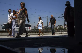 Meteoroloji hava durumu alarmı verdi: Sıcaklık rekora koşuyor, sağanak yağış sürprizi de var
