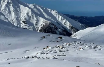 Temmuzda kar sürprizi: Rize ve Trabzon’un yaylaları beyaza büründü