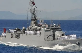 Türk savaş gemileri KKTC’de ziyarete açılıyor