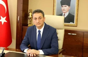 Rizeli Vali ailesi ile kaza geçirdi