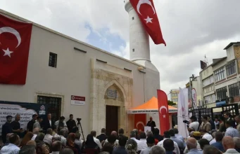 Tarsus’ta tarihi Melik Tahir Camii yeniden ibadete açıldı