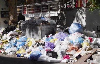 İzmir sokakları çöplerle doldu: Mahalleli belediyeden acil çözüm bekliyor