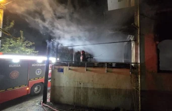 Bursa’da kullanılmayan binada yangın paniği