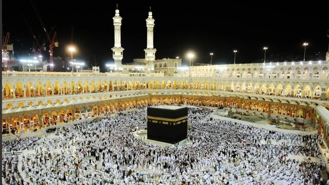 ogretmen-ve-ogrenciler-icin-umre-basvurulari-basladi-2